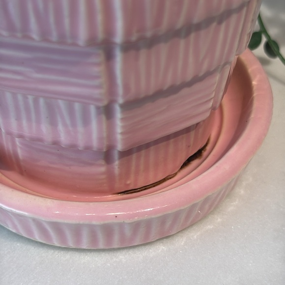 Vintage McCoy planter - Picture 9 of 11